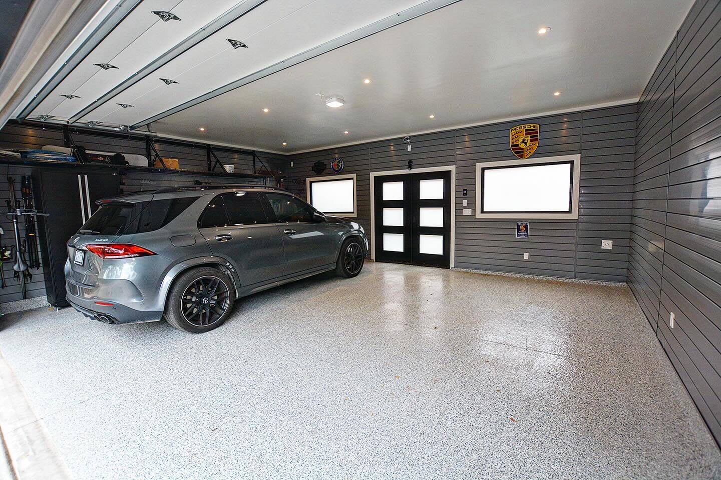 Custom garage construction in Toronto