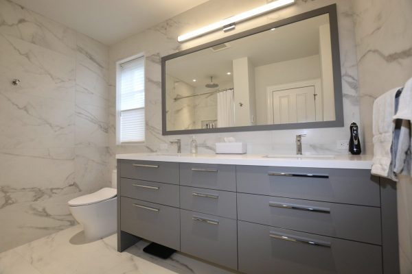 Bathroom home renovation in Toronto