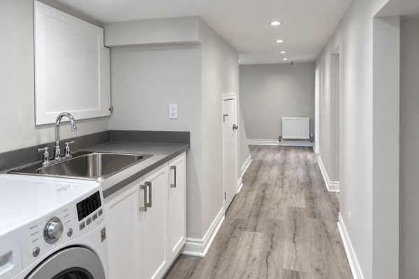 Complete basement apartment - Toronto