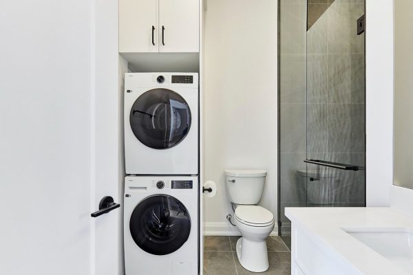 14 Garden Suite in Toronto With Laundry
